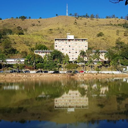 Belo Flat Cavalinho Branco - Aguas De Lindoia Apartment Bagian luar foto