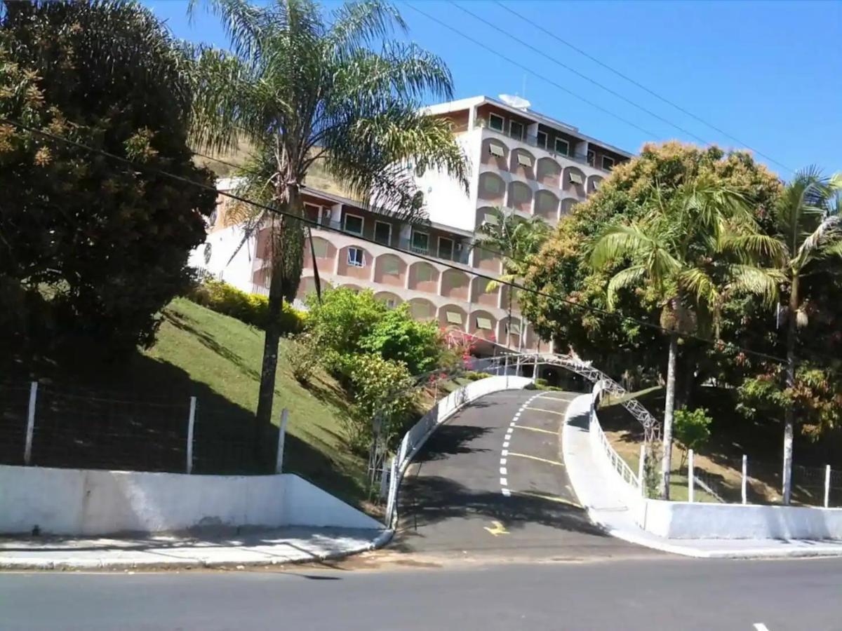 Belo Flat Cavalinho Branco - Aguas De Lindoia Apartment Bagian luar foto